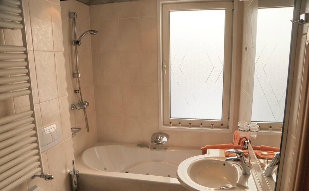 Hotel Het Galjoen Dronten Extérieur photo